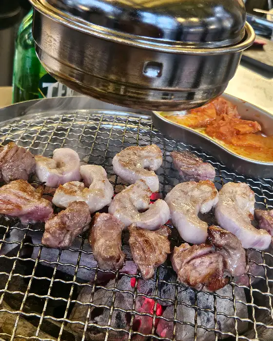 불판 위 꼬들살