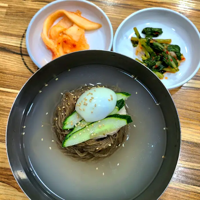 백령면옥 물냉면과 반찬