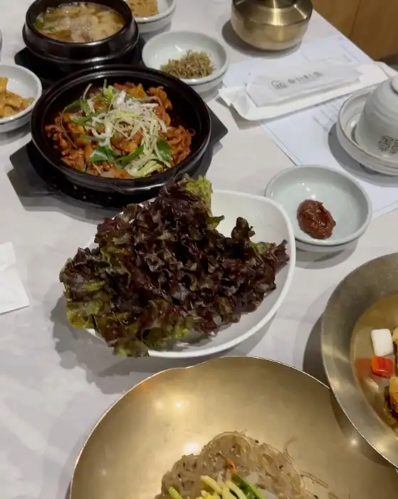 맛깔스러운 갈비찜과 불고기