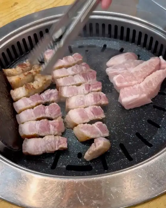 맛찬들왕소금구이의 숙성 삼겹살