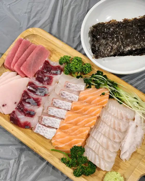 신선한 육회와 뭉티기