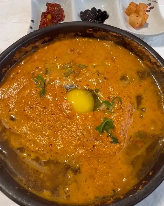 따뜻한 국물과 수란