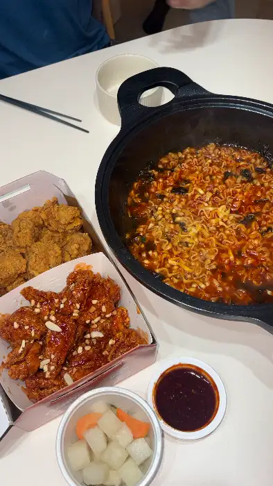 윤기 나는 간짜장 면발