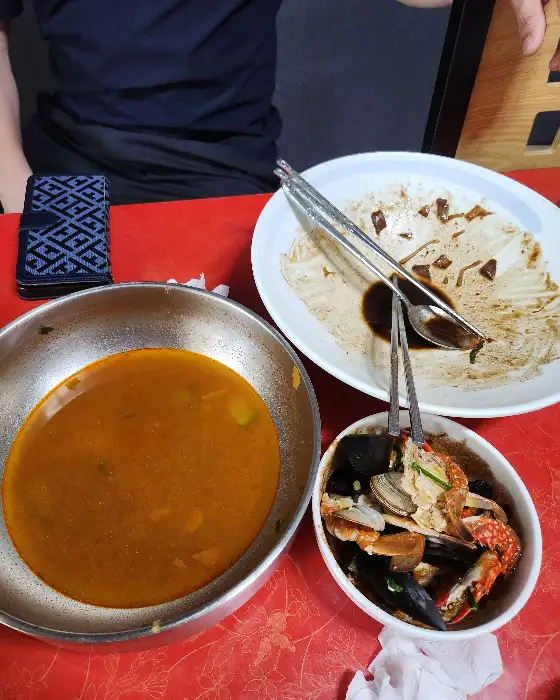 먹고 난 후의 빈 접시