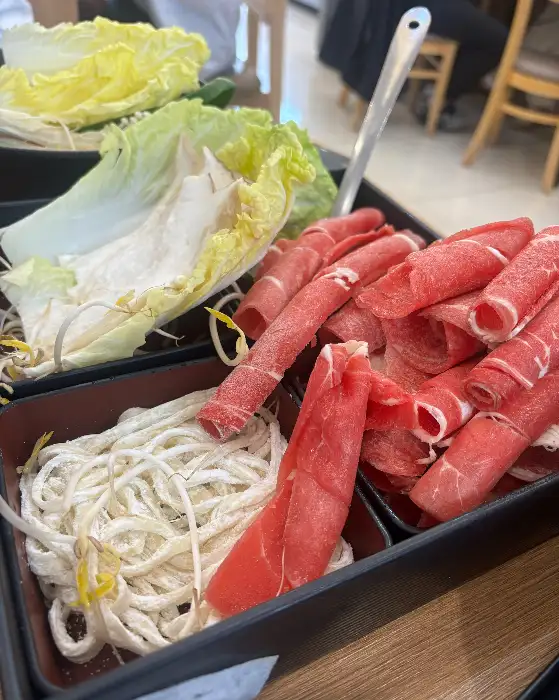 샤브샤브 고기 및 면