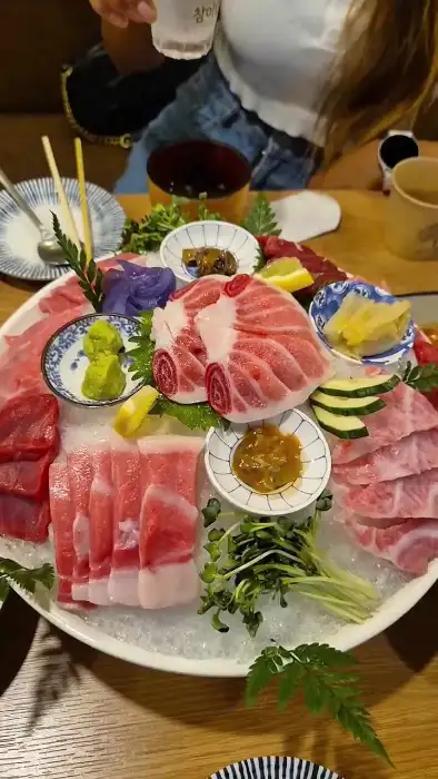 푸짐한 참치회 한 상