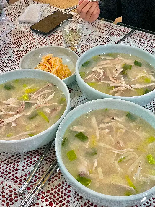 닭칼국수와 함께 나온 밑반찬