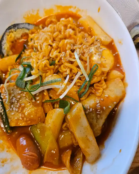 푸짐한 라볶이