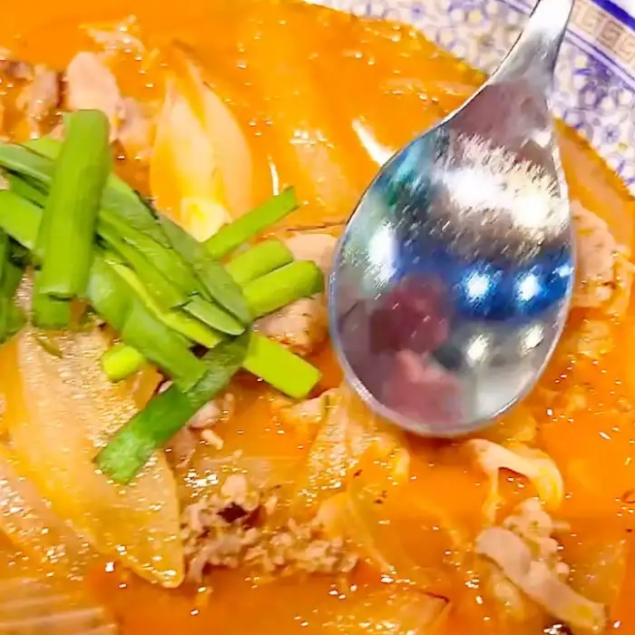 김이 나는 짬뽕 국물