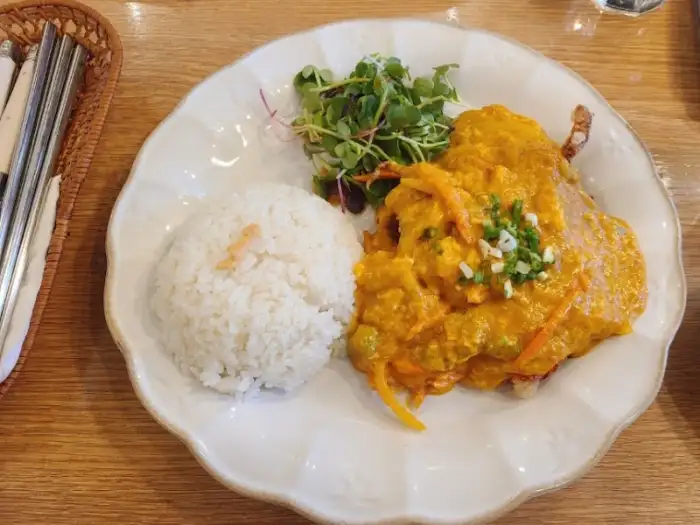 풋팡퐁커리와 밥