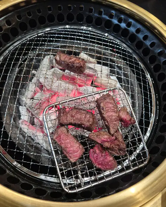 정갈하게 차려진 기본 반찬들