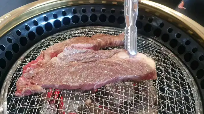 익어가는 고기 모습