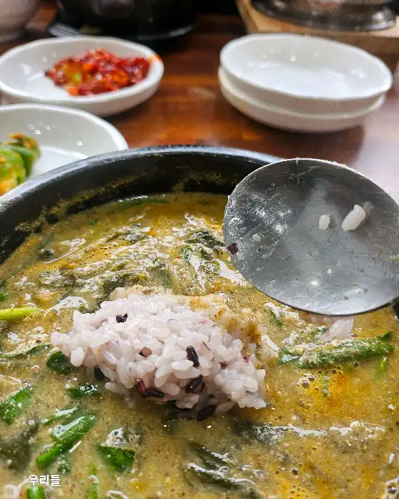 추어탕에 밥 말기