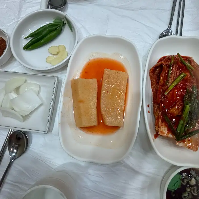 밑반찬 모습