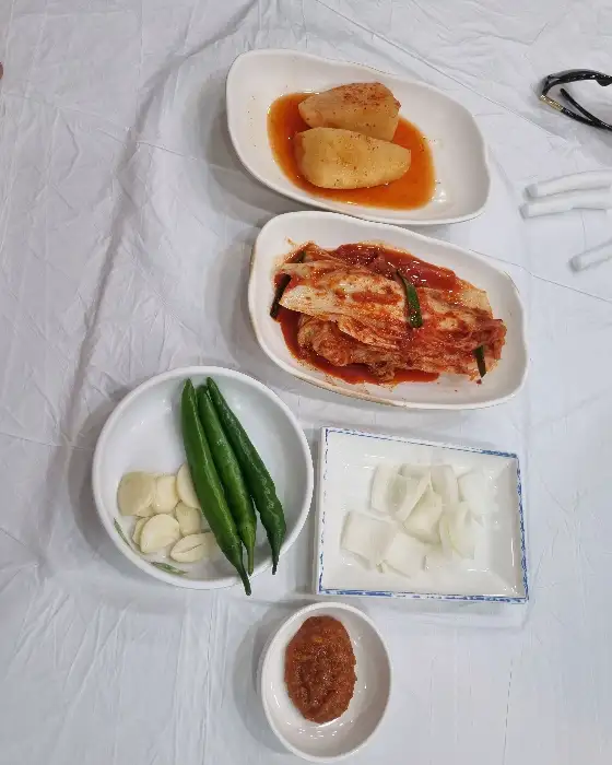설렁탕과 밑반찬