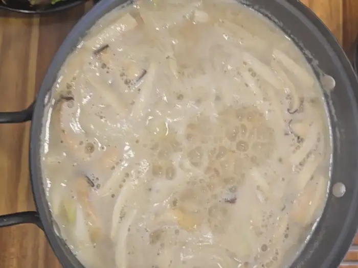 들깨 칼국수 육수