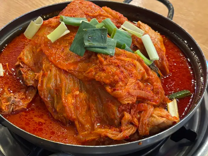 묵은지 닭볶음탕 메인 요리