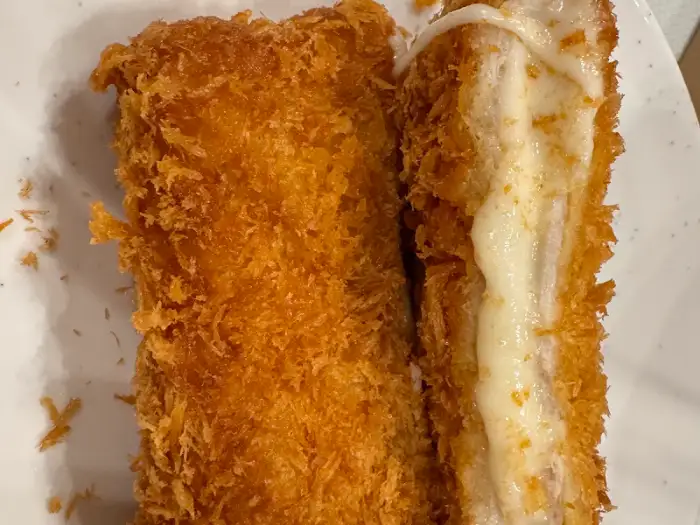 치즈 돈카츠의 단면
