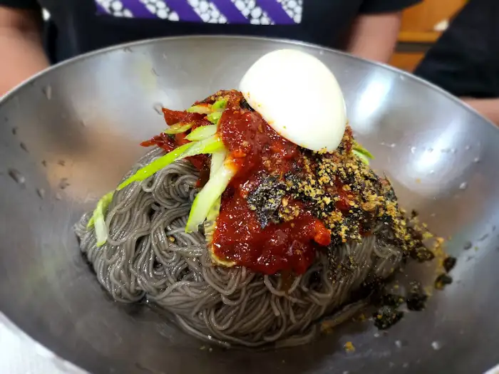 가자미회냉면의 근접샷