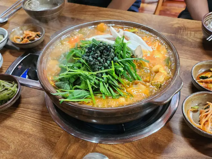 매운탕과 밑반찬