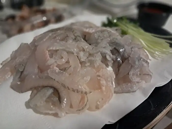 푸짐한 회 한 접시