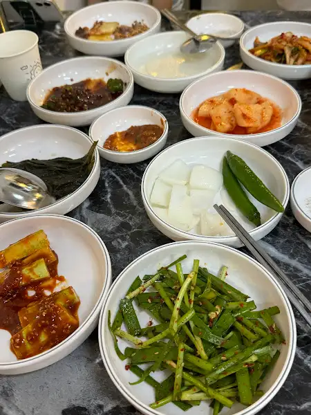 [식당 이름] 밑반찬