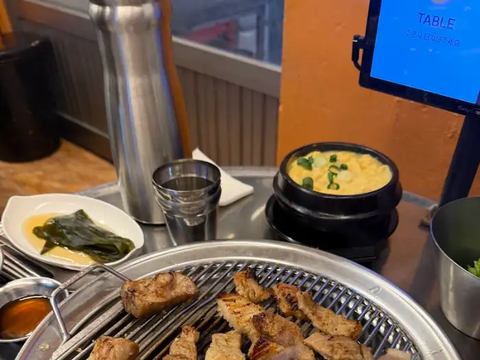 불판 위 돼지갈비