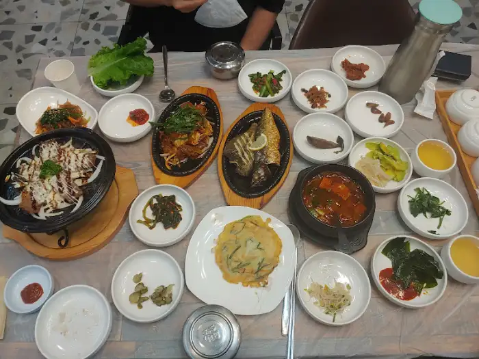 푸짐한 간장게장 정식 한 상 차림