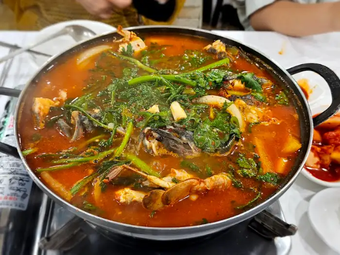 어부네 자연산 회덮밥