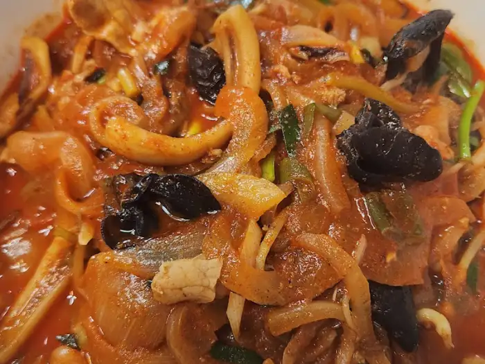 비빔짬뽕 속 재료 클로즈업