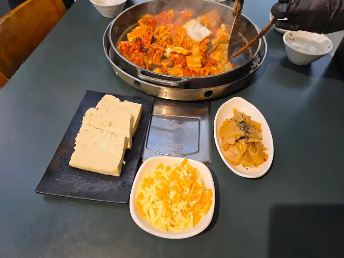 치즈와 곁들인 닭갈비