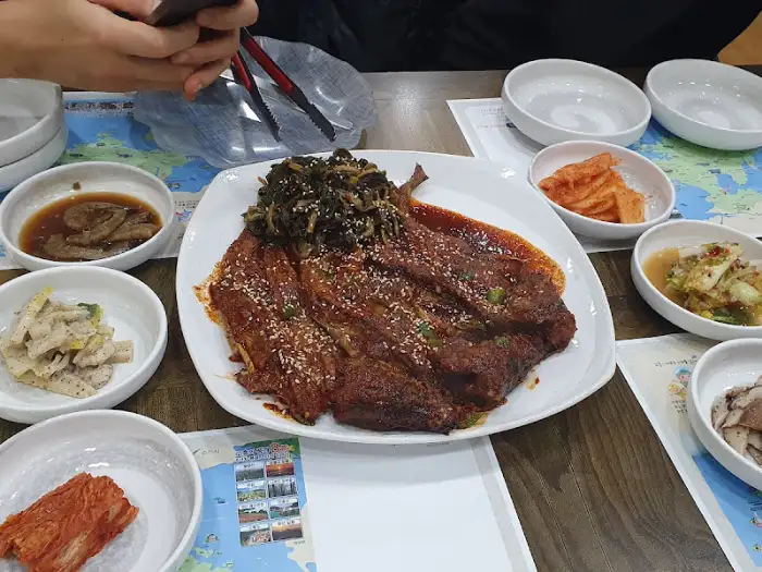 장어구이와 쌈 채소