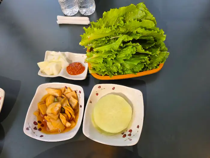 쌈 채소와 반찬