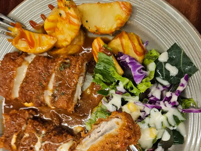 치즈 돈까스의 단면