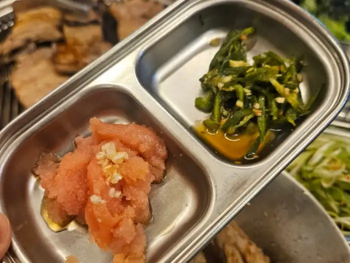 명란젓과 나물 반찬