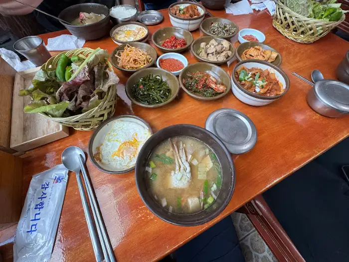 신선한 쌈 채소 바구니