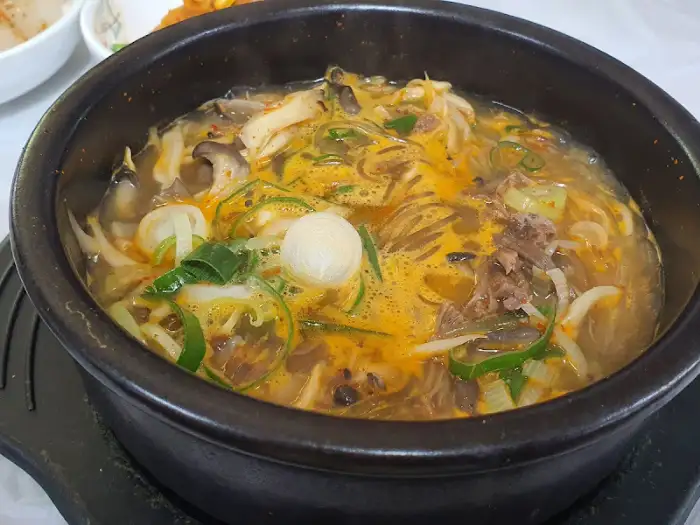 얼큰한 버섯육개장