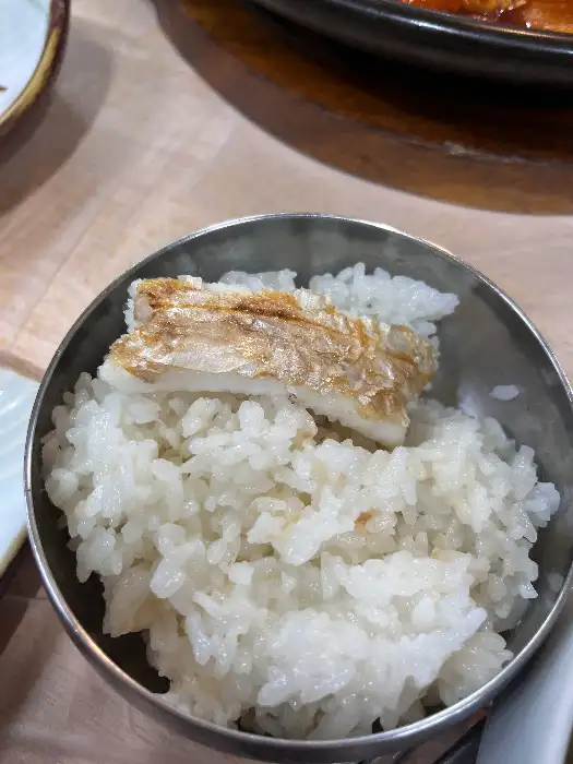 갈치구이와 함께 나온 밥