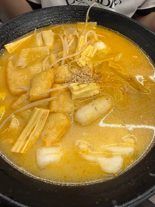하얀 국물의 마라탕