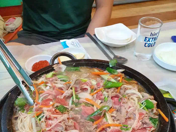 오리불고기에 야채가 어우러진 모습