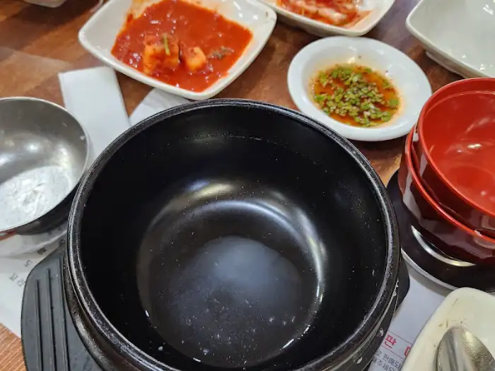 빈 곰탕 뚝배기