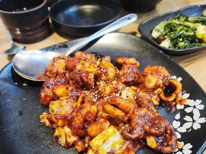 푸짐한 쭈꾸미볶음 접시