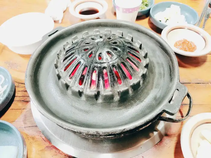 석산장 특이한 불판