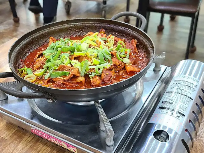 먹음직스러운 별미 정가네의 제육볶음