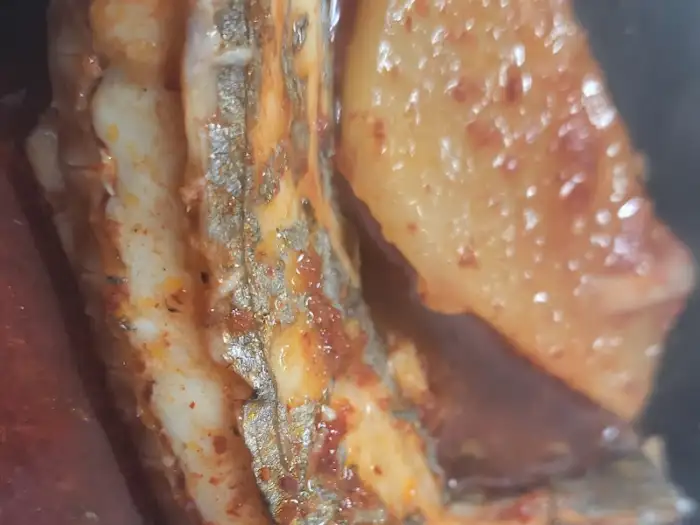 갈치조림 속 갈치 단면