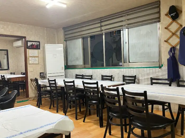 동서식당 내부 모습