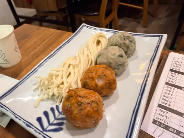 칼국수면과 굴림만두