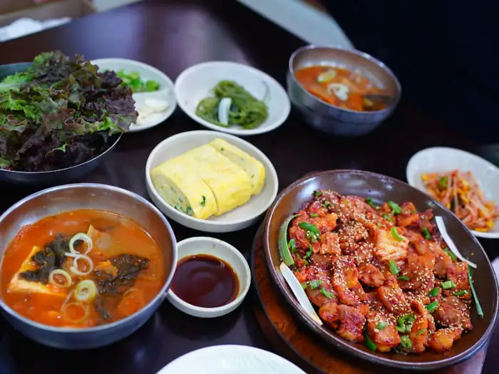 푸짐하게 차려진 따봉식당 한 상