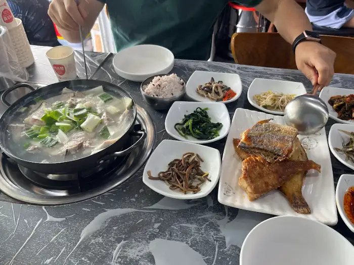 고성 부두식당 상차림