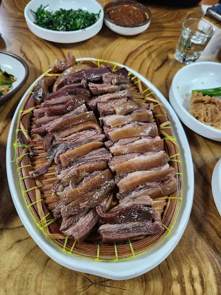 푸짐한 슬라이스 고기